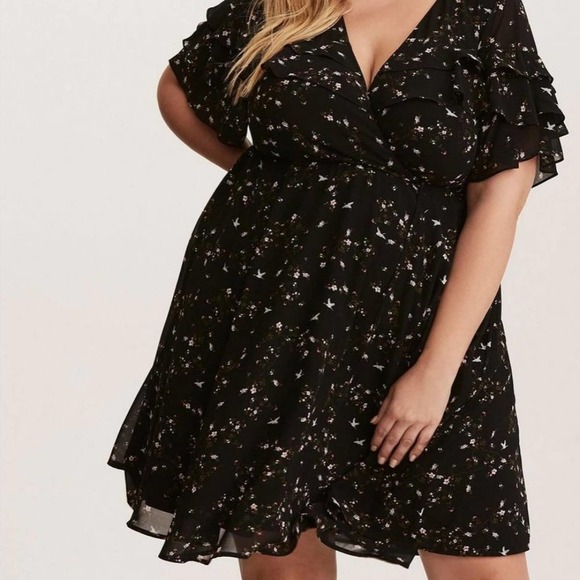 torrid Dresses & Skirts - Torrid Black Floral Print Chiffon Ruffled Wrap Dress Size 2 / 2X Mini Flowy